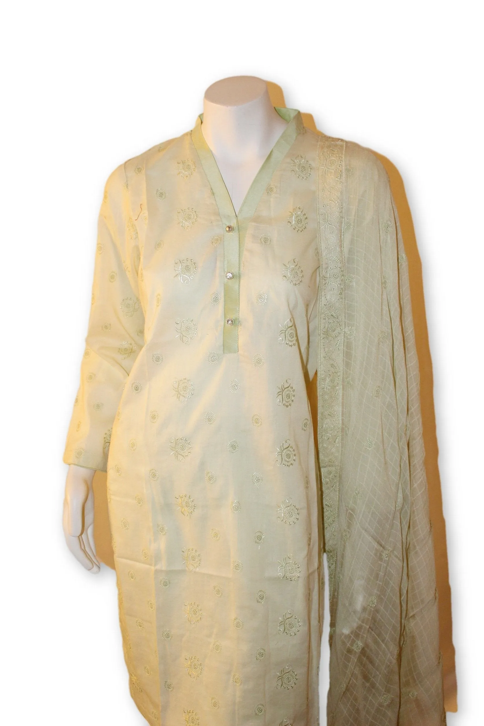 05 Pakistani Indian Fine Design Chicken Embroidered 3 Pcs Suit
