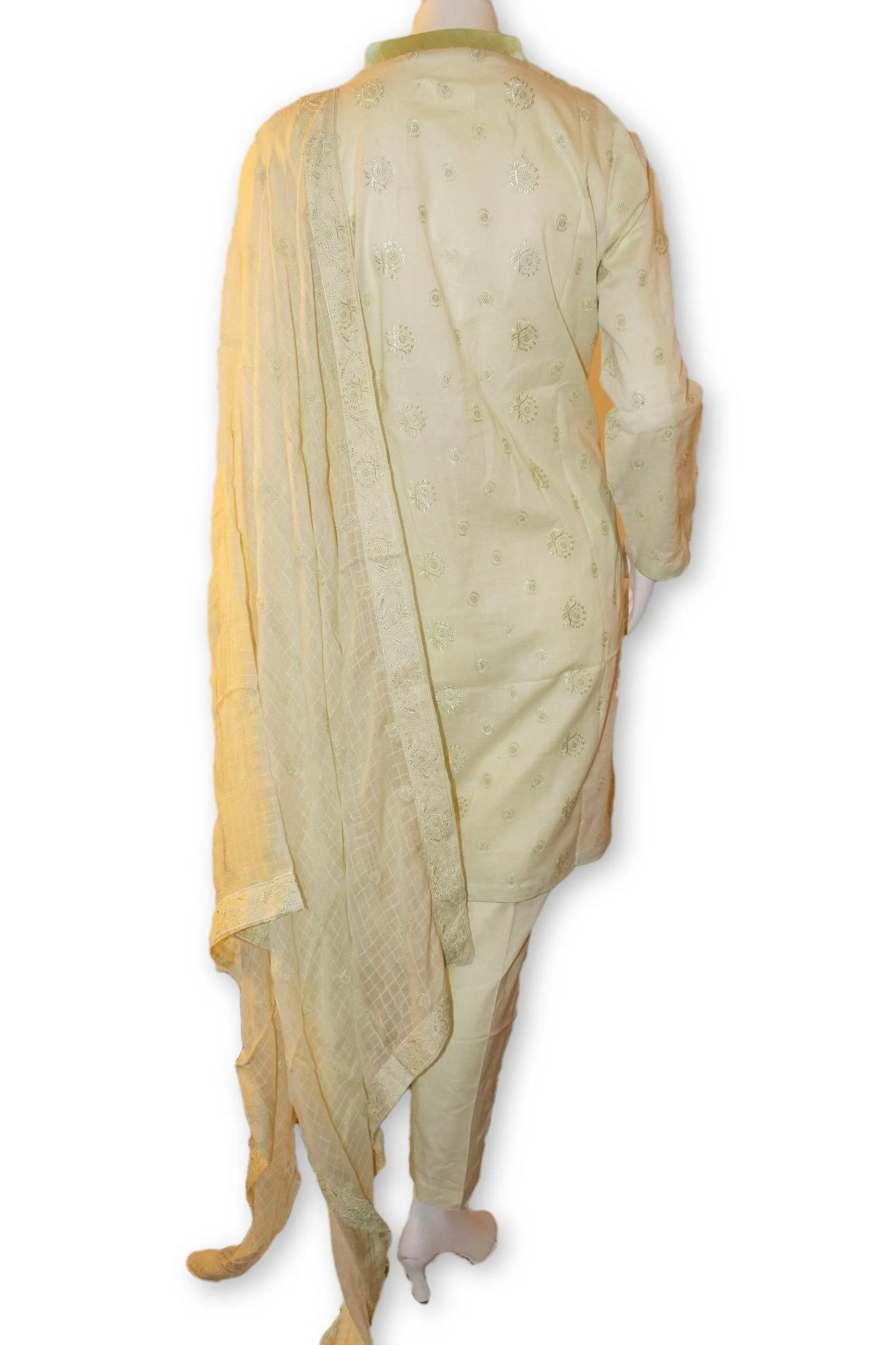 05 Pakistani Indian Fine Design Chicken Embroidered 3 Pcs Suit