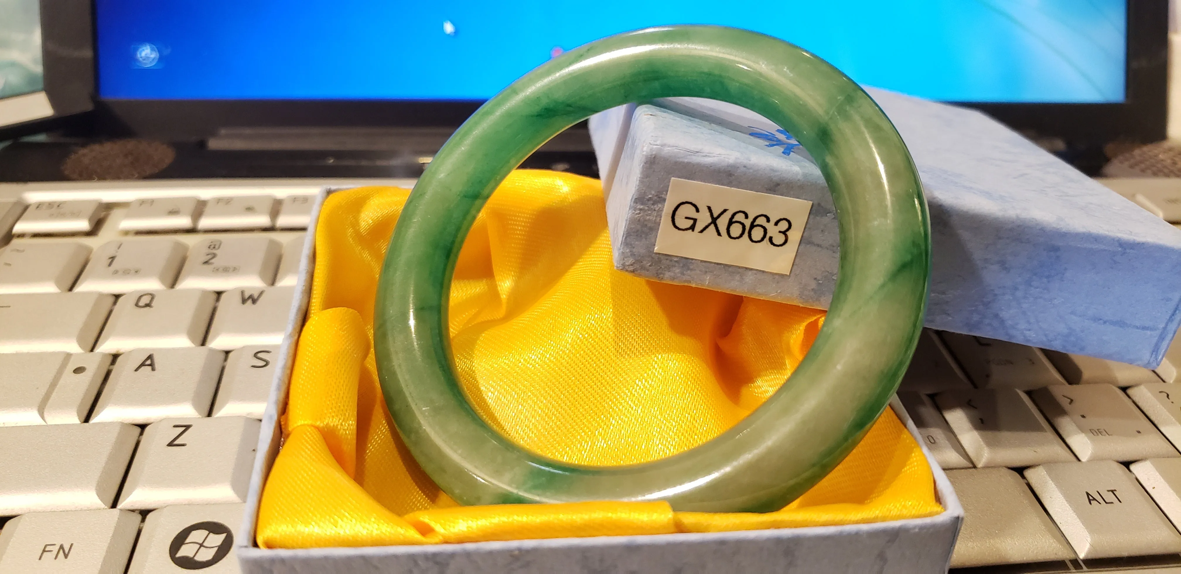 10% OFF- 59/60/61mm Certified Natural Jadeite Emerald A*Jade HandCarved Lucky Round Bracelet Bangle GX663