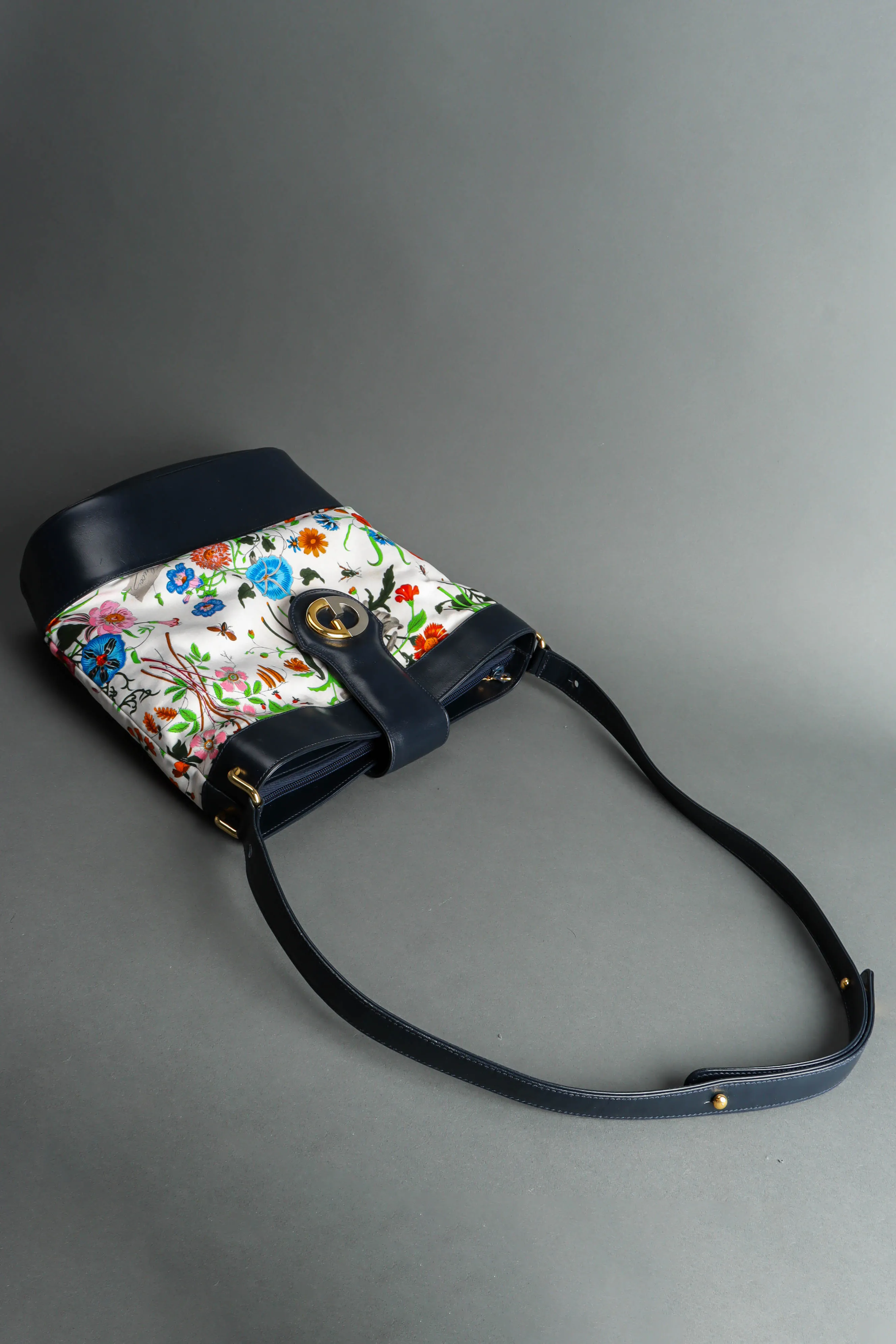 1980s Flora Bucket Shoulder Bag