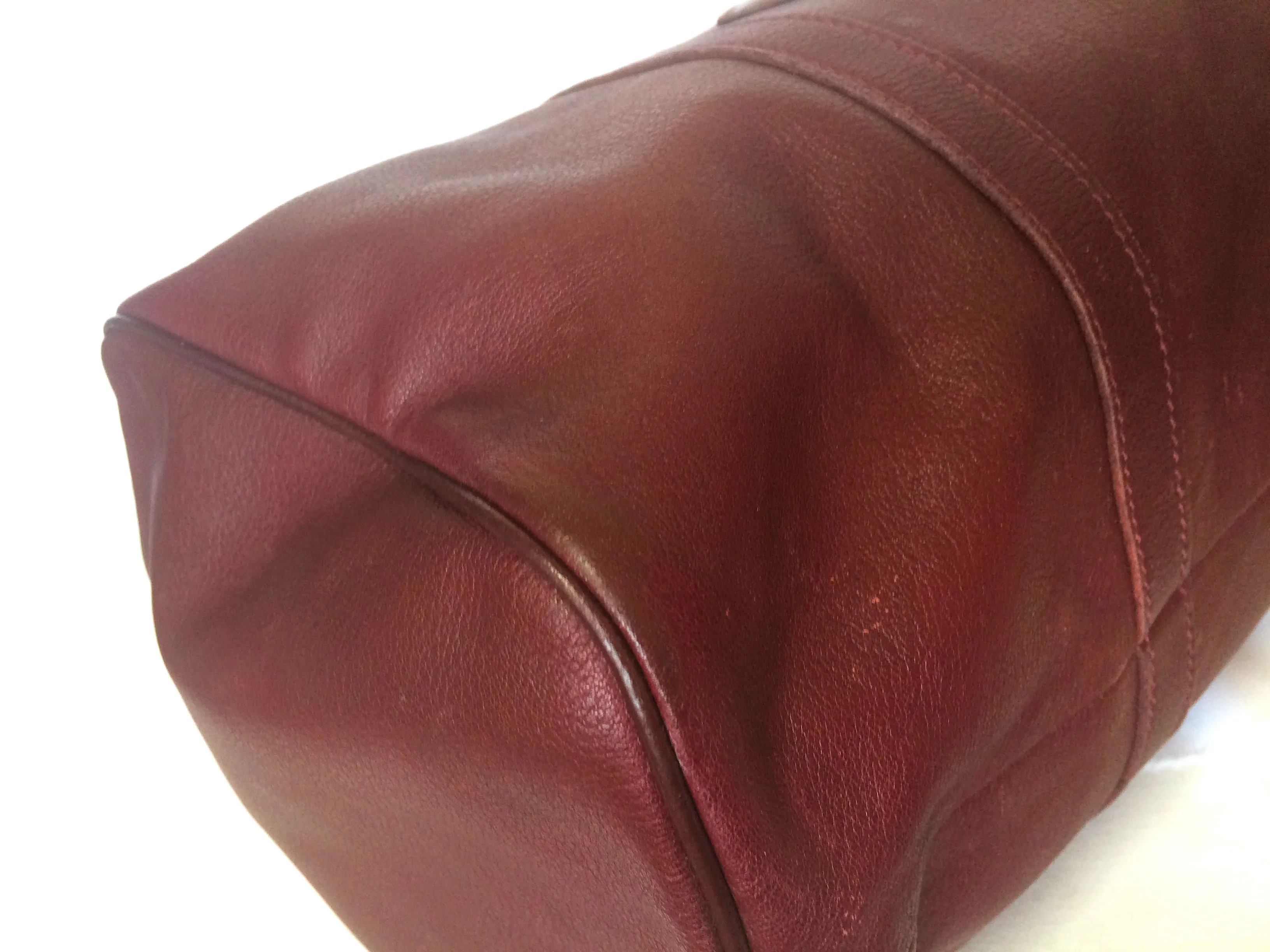 80's Vintage Longchamp rare dark wine leather duffle bag, mini travel purse. Classic bag for unisex use.