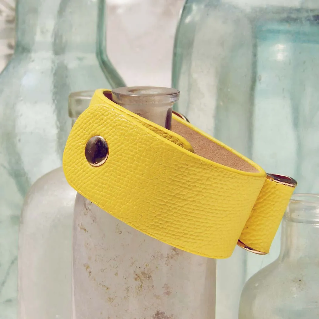 Charmed Bows Bracelet in Yellow