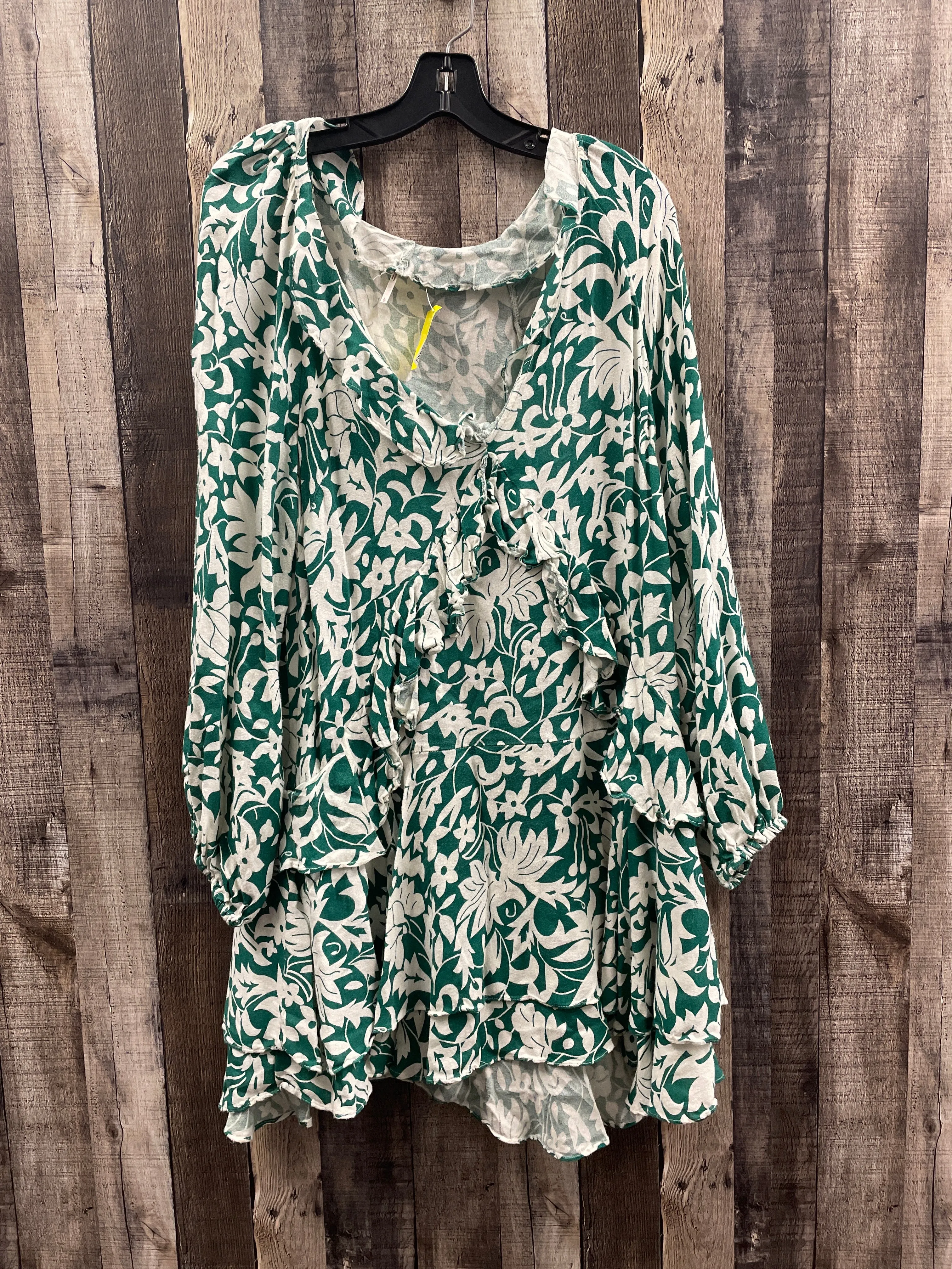Dress Casual Short By Free People In Green & White, Size: L