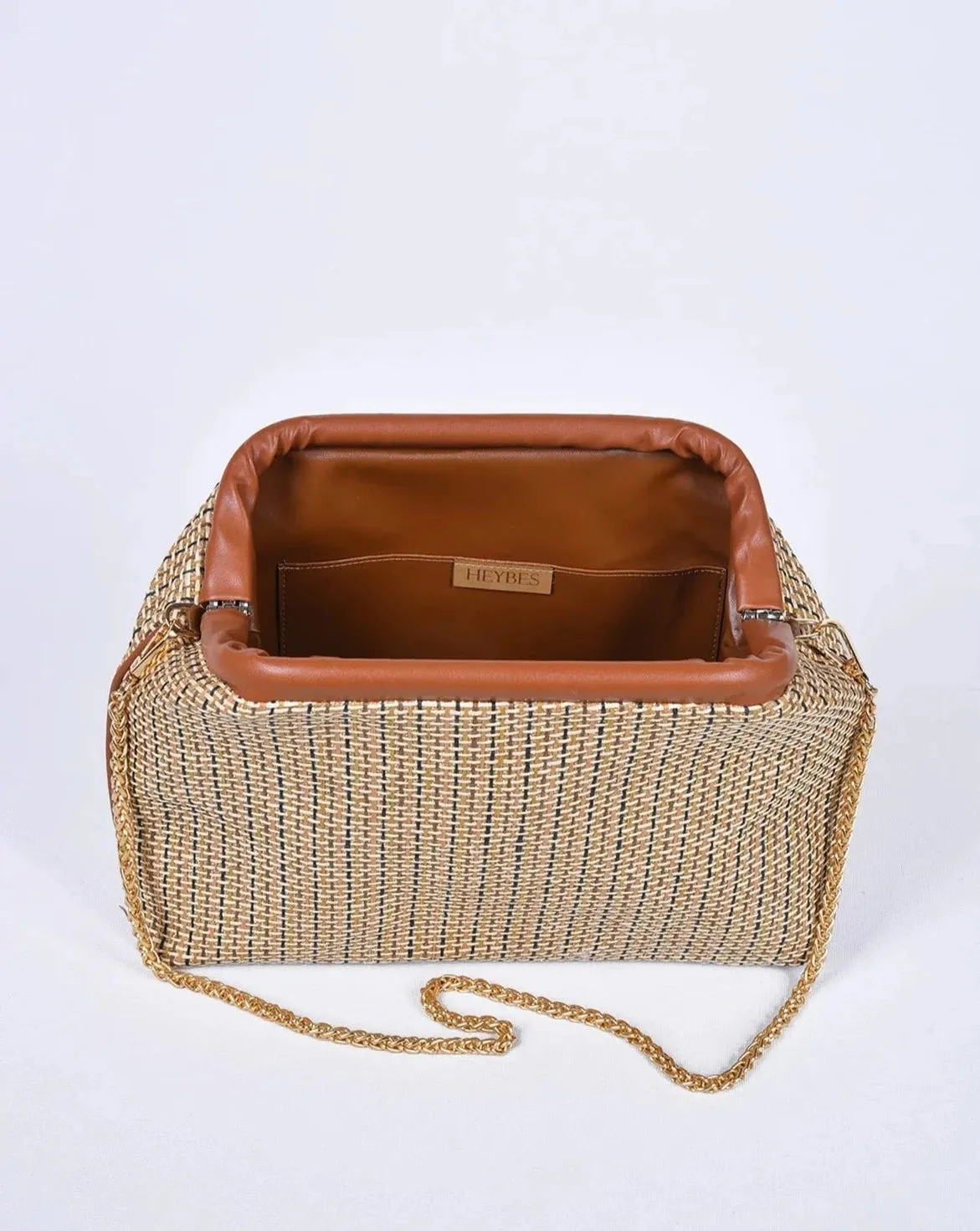 Elegant Line Patterned Shoulder Bag with Chain Strap