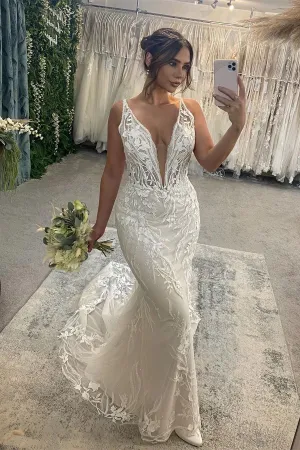 Fabulous Long Mermaid V-neck Sleeveless Lace Backless Wedding Dress