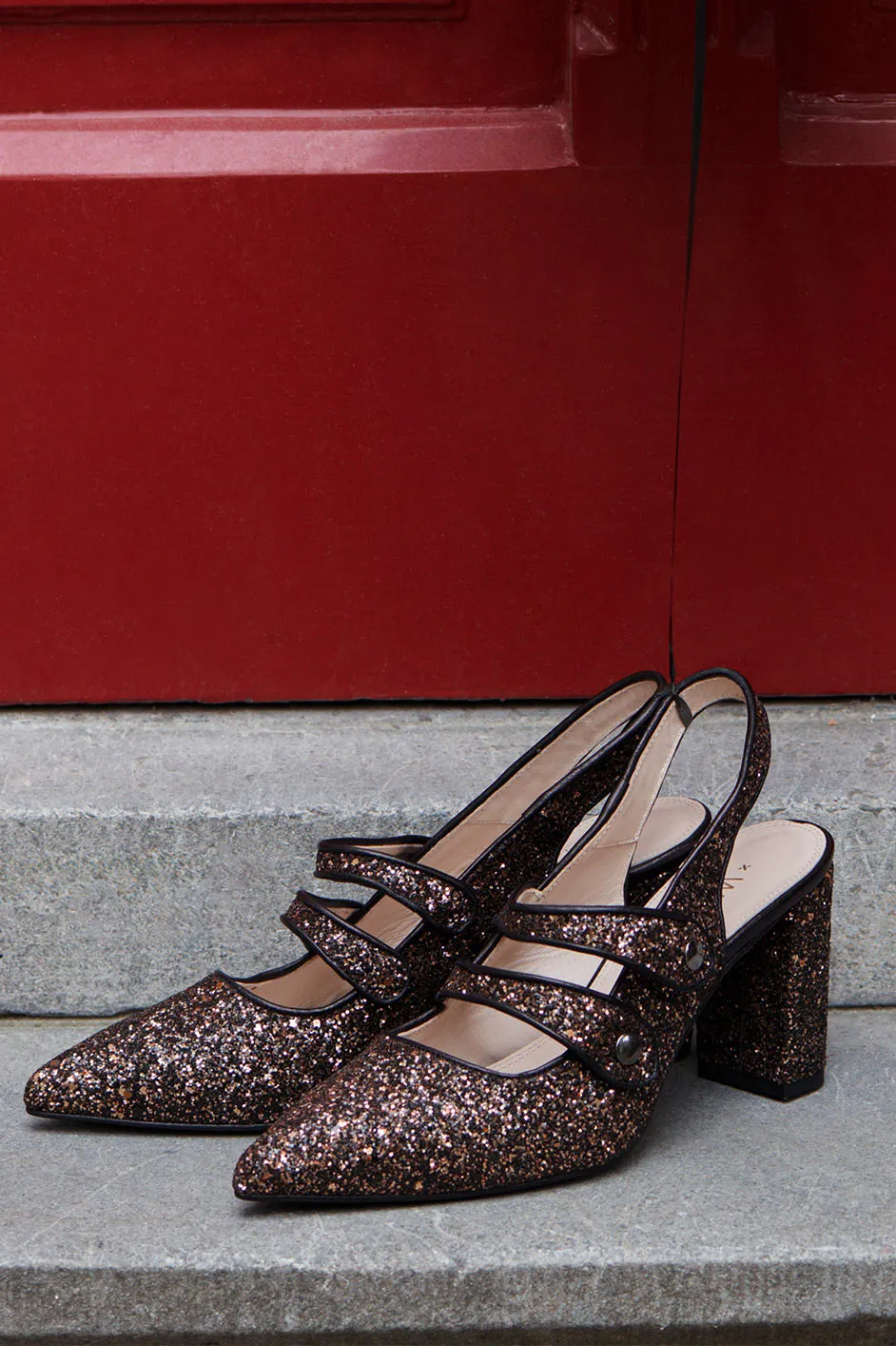 Genie Glitter Pointed Slingback - Gold/Black