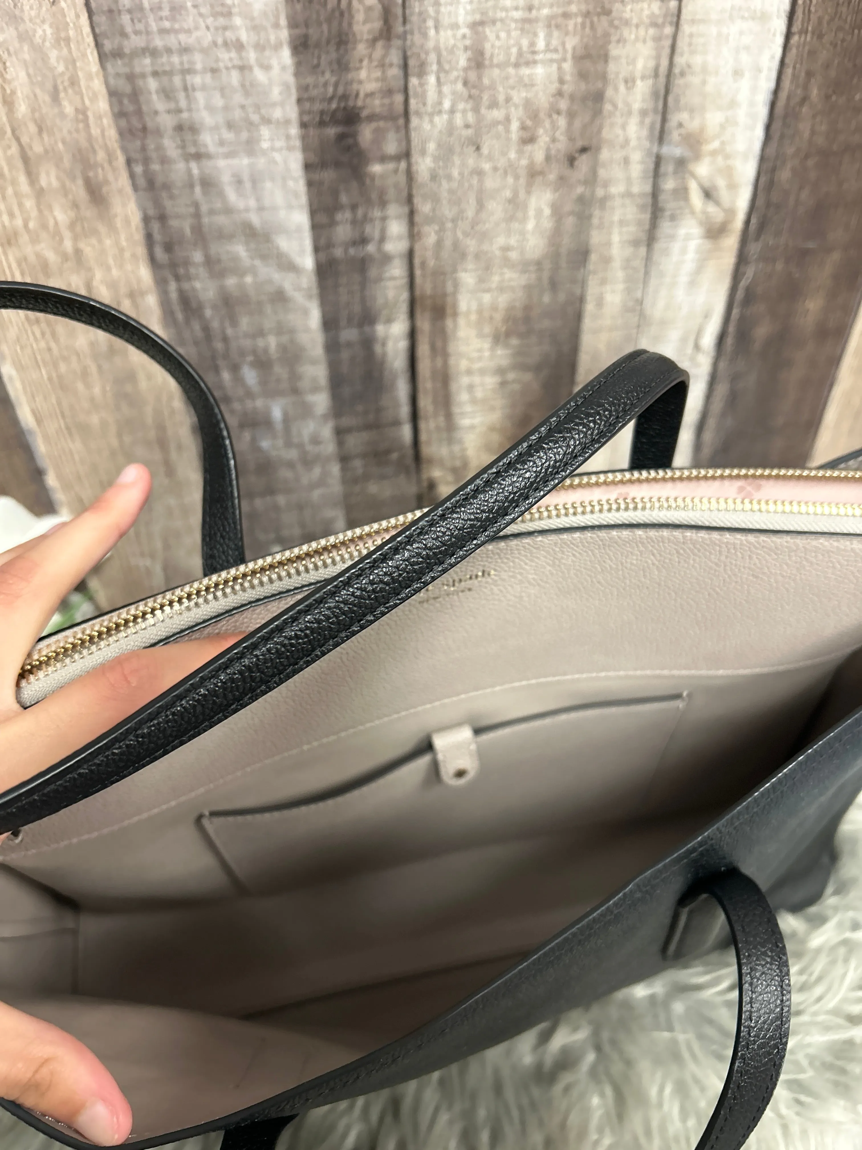 Handbag Designer By Kate Spade, Size: Large