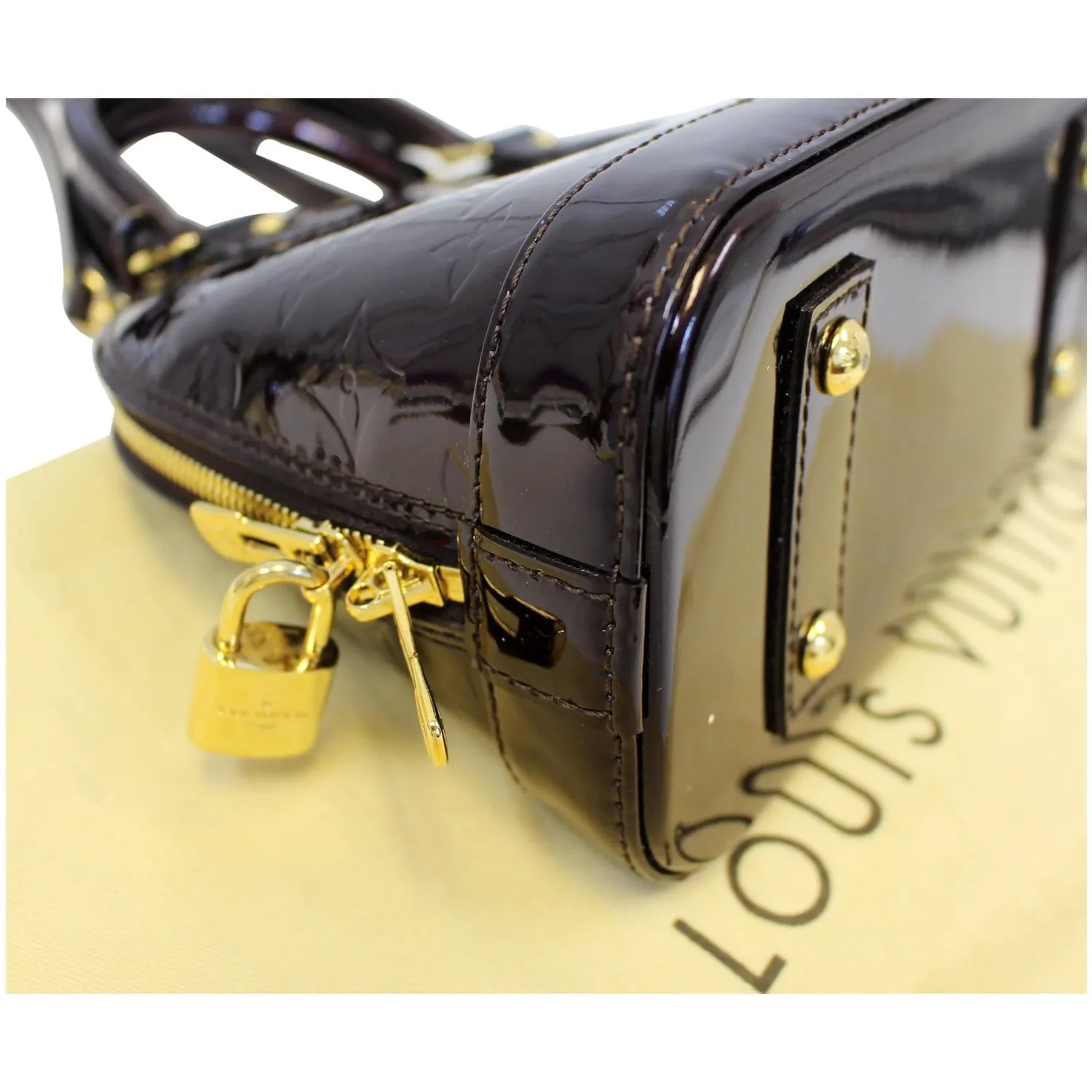 LOUIS VUITTON Alma BB Vernis Leather Satchel Crossbody Bag Amarante