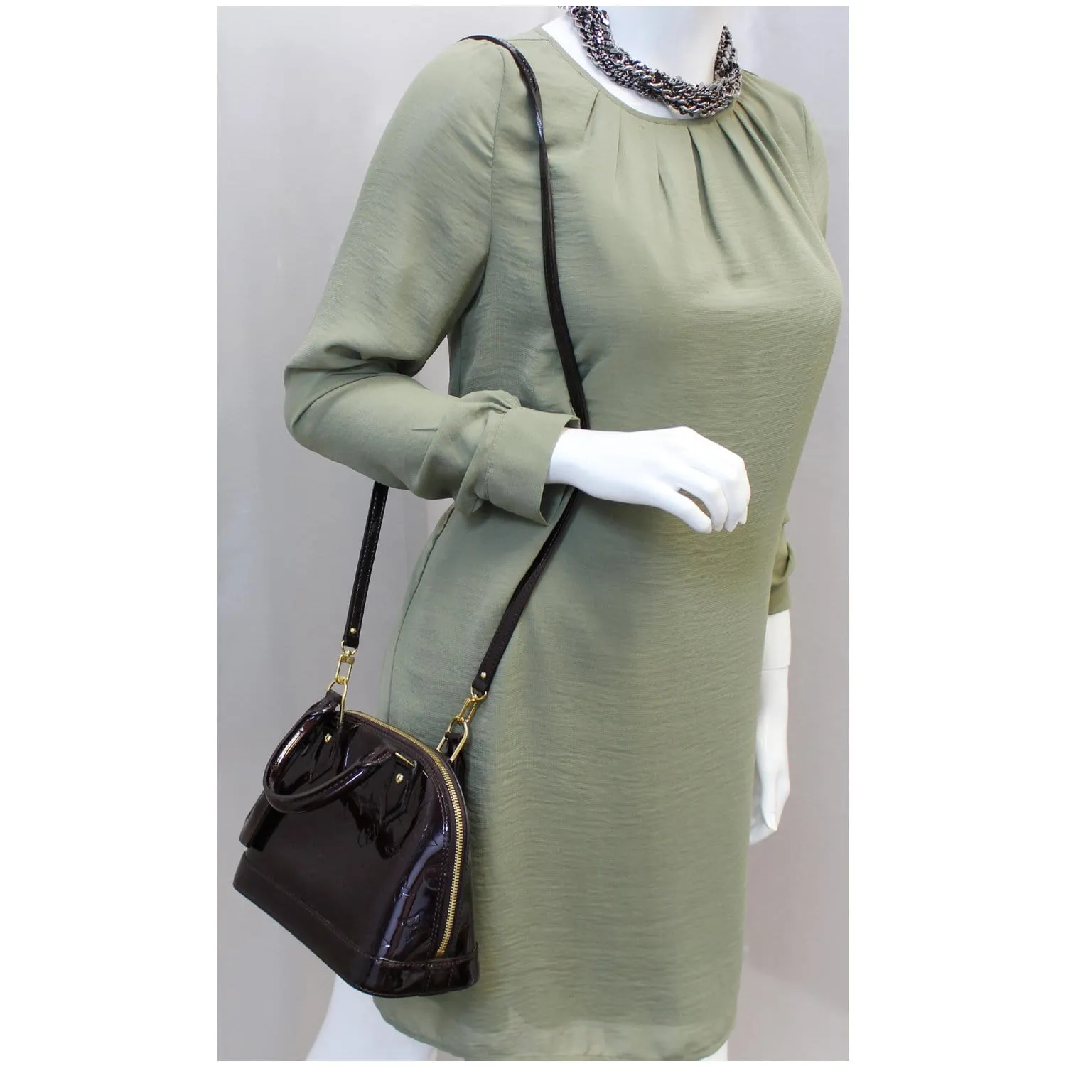 LOUIS VUITTON Alma BB Vernis Leather Satchel Crossbody Bag Amarante