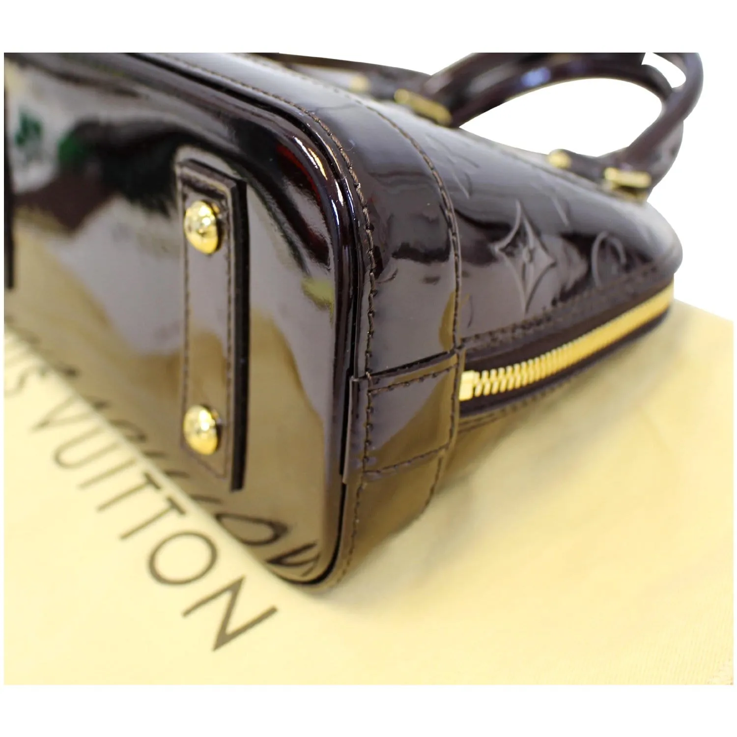 LOUIS VUITTON Alma BB Vernis Leather Satchel Crossbody Bag Amarante