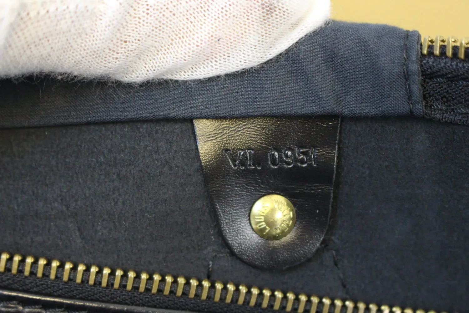 LOUIS VUITTON Epi Leather Black Speedy 40 Handbag