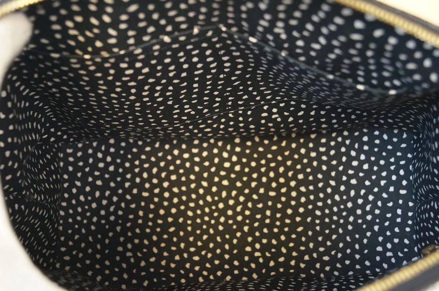 LOUIS VUITTON Limited Yayoi Kusama  Black Vernis White Dots Lockit MM Handbag