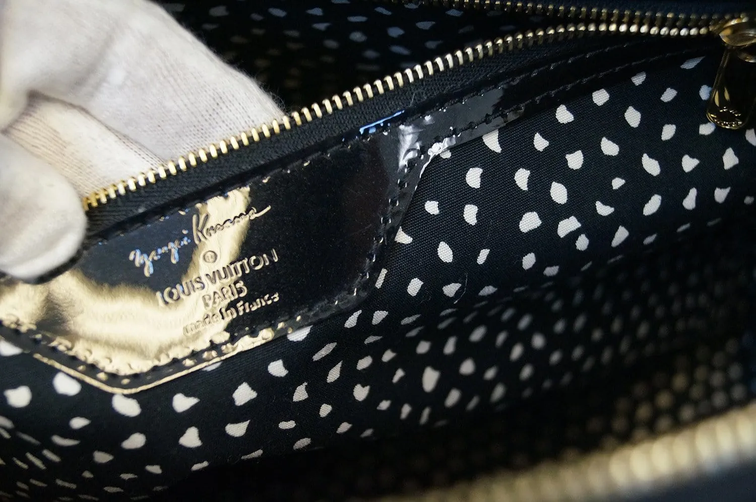 LOUIS VUITTON Limited Yayoi Kusama  Black Vernis White Dots Lockit MM Handbag