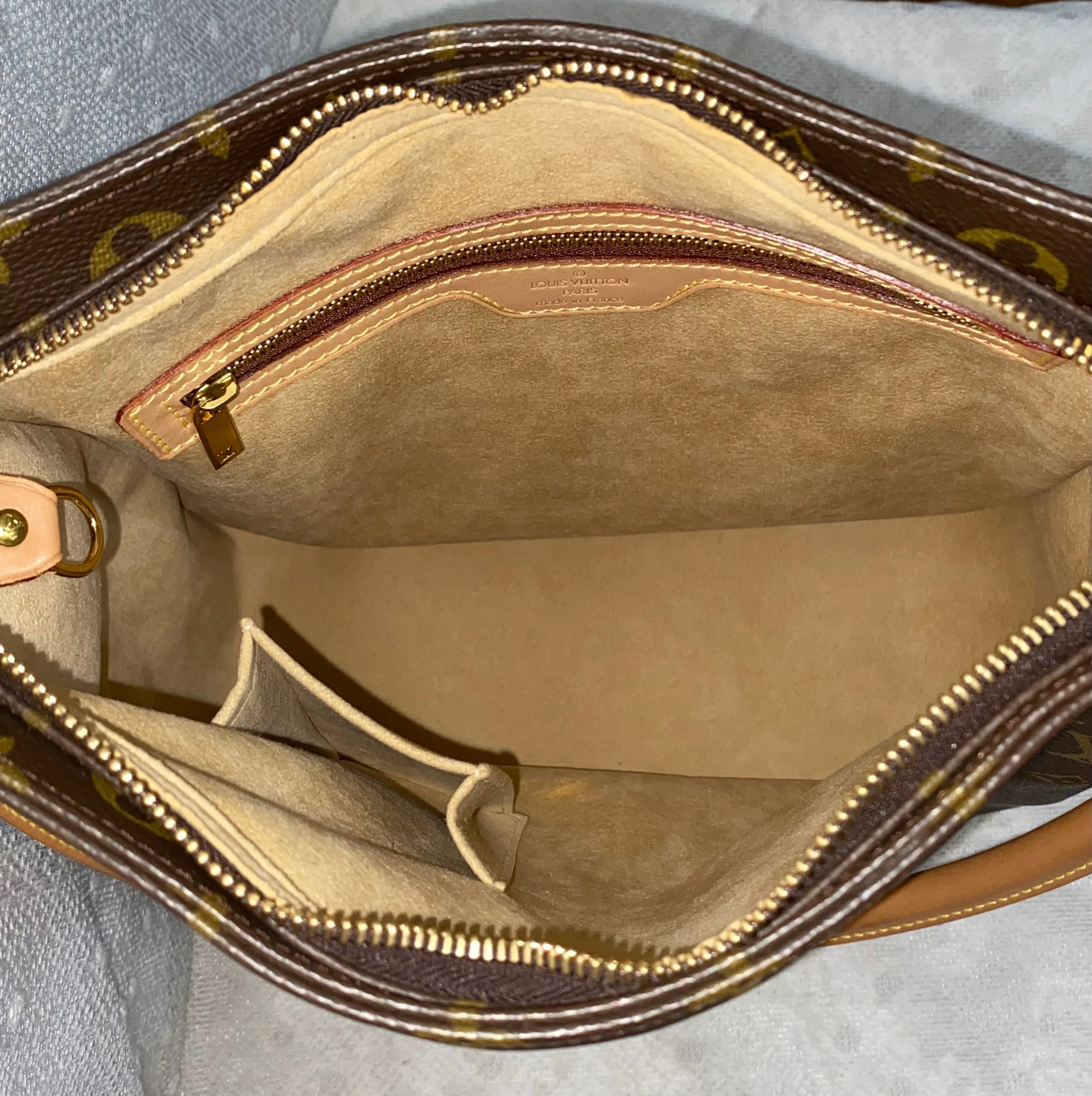 Louis Vuitton Looping GM Monogram Canvas Shoulder Bag