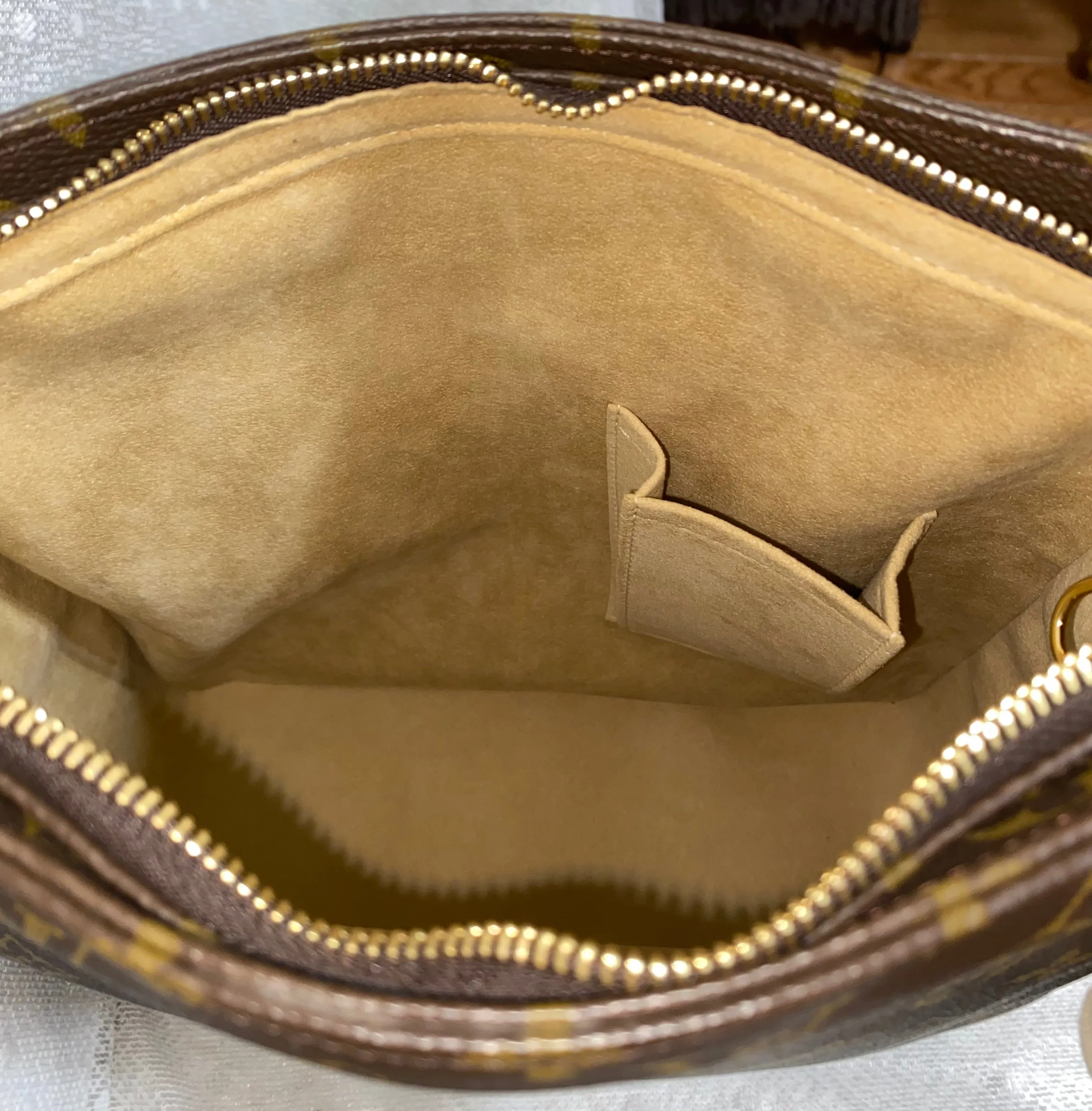 Louis Vuitton Looping GM Monogram Canvas Shoulder Bag