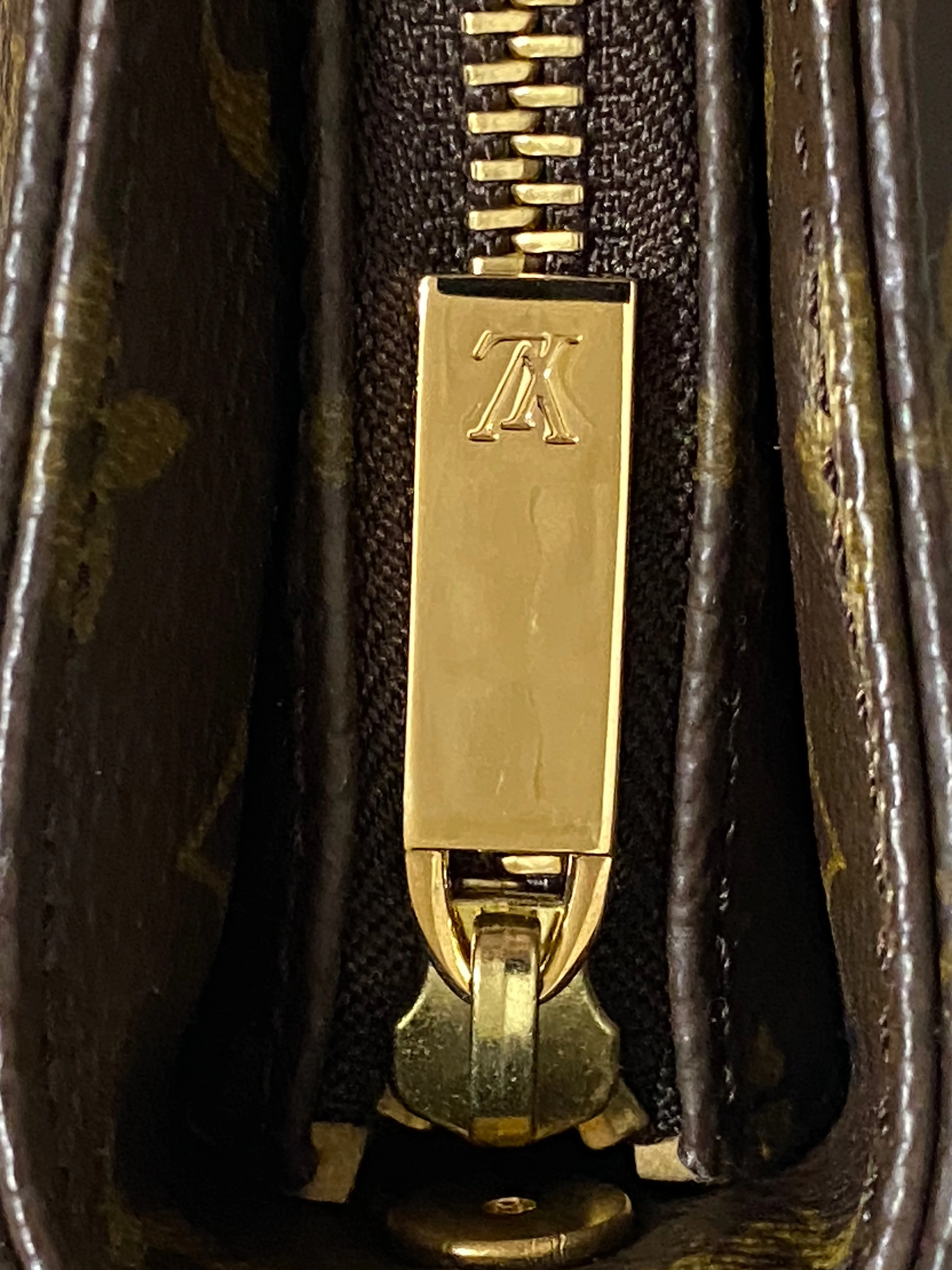 Louis Vuitton Looping GM Monogram Canvas Shoulder Bag