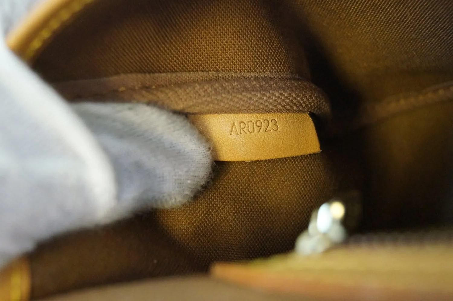 LOUIS VUITTON Monogram Gibeciere MM Messenger Bag