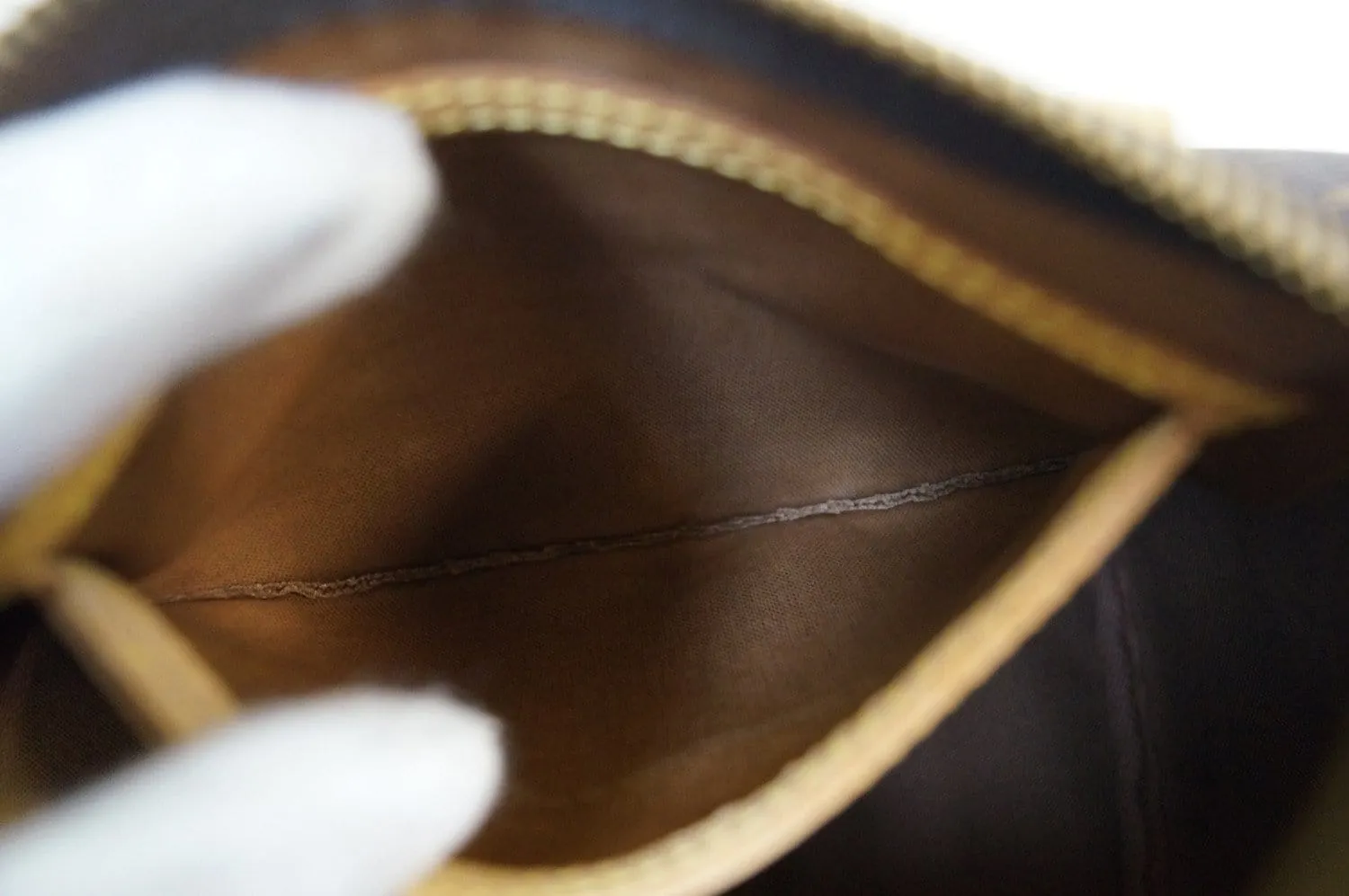 LOUIS VUITTON Monogram Speedy 25 HandBag