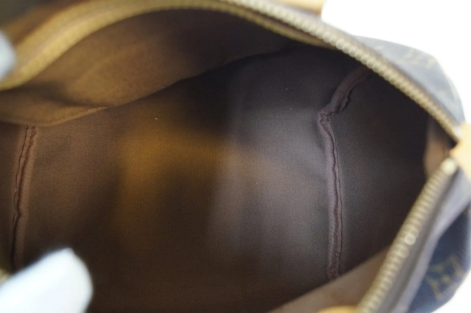 LOUIS VUITTON Monogram Speedy 25 HandBag