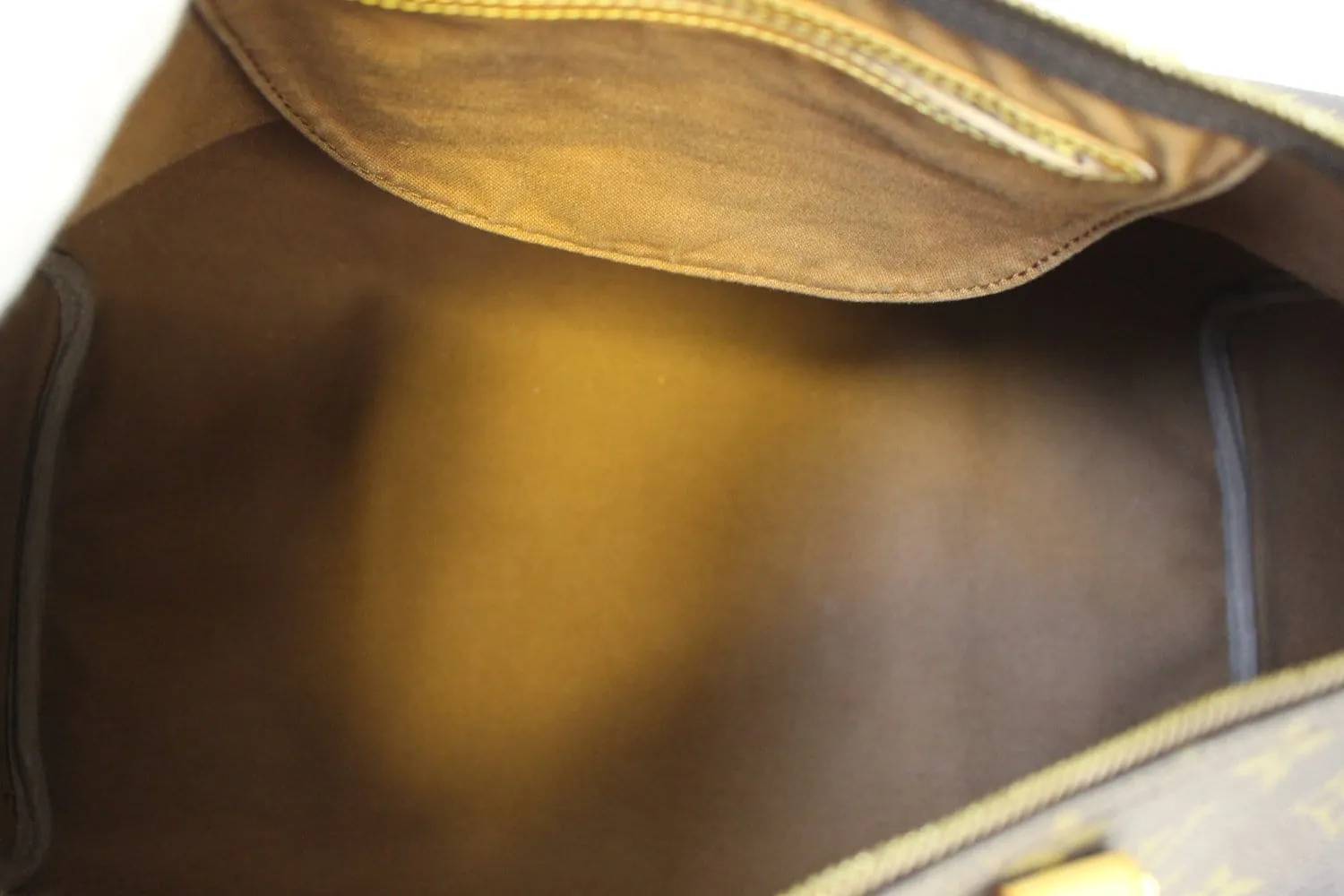 LOUIS VUITTON Speedy 40 Monogram Canvas Handbag
