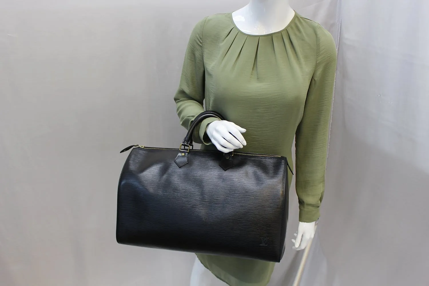 LOUIS VUITTON Speedy Pre Owned  Epi Leather  40 Black Satchel Bag