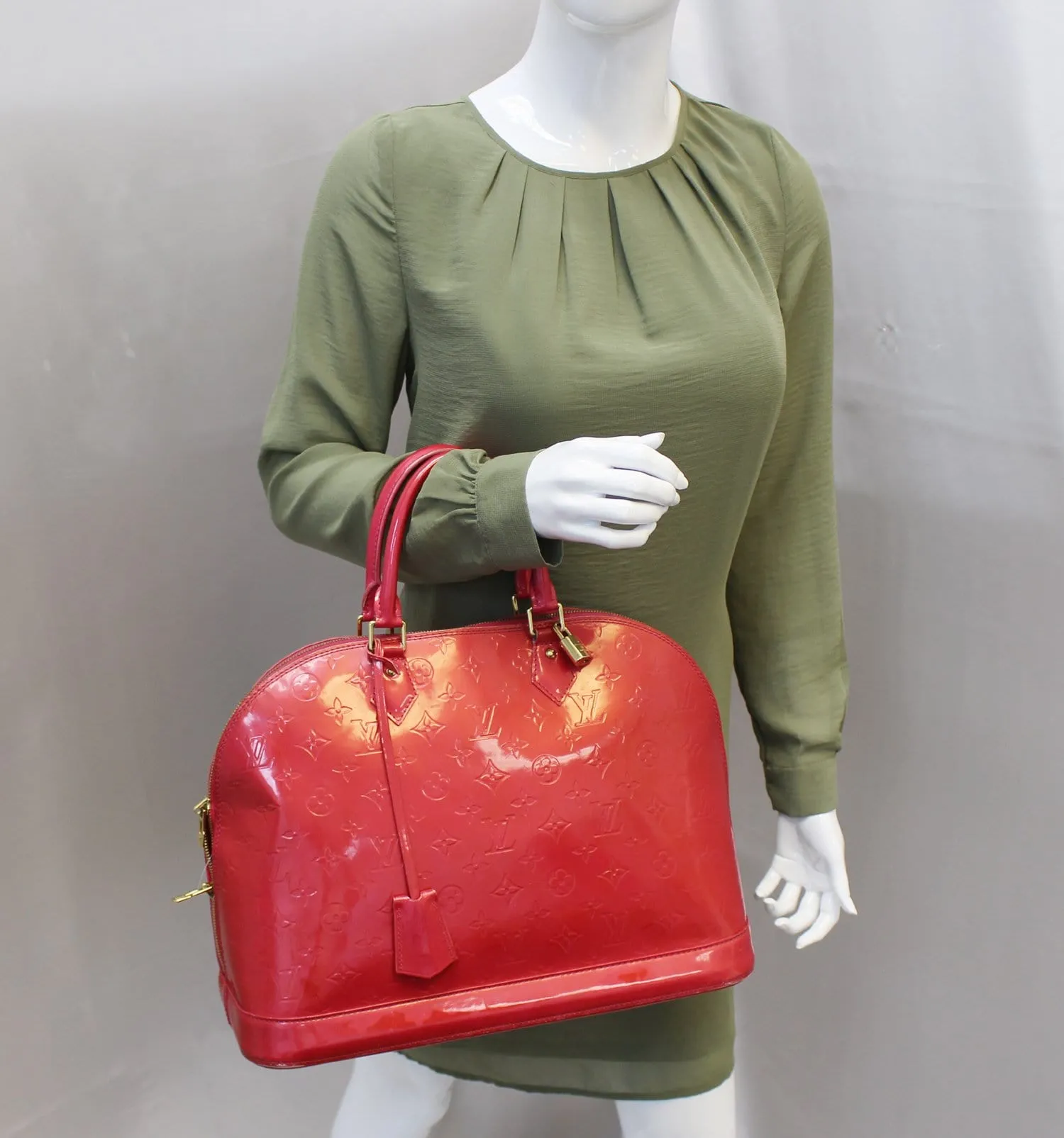 LOUIS VUITTON Vernis Leather Alma GM Pink Handbag