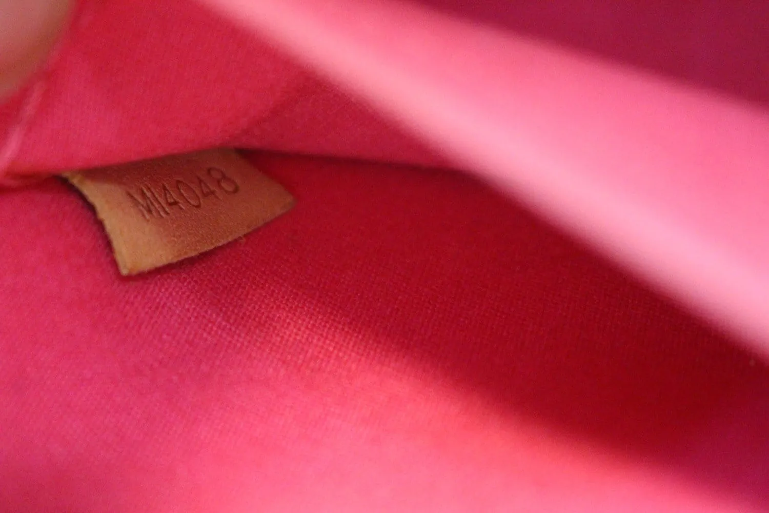 LOUIS VUITTON Vernis Leather Alma GM Pink Handbag