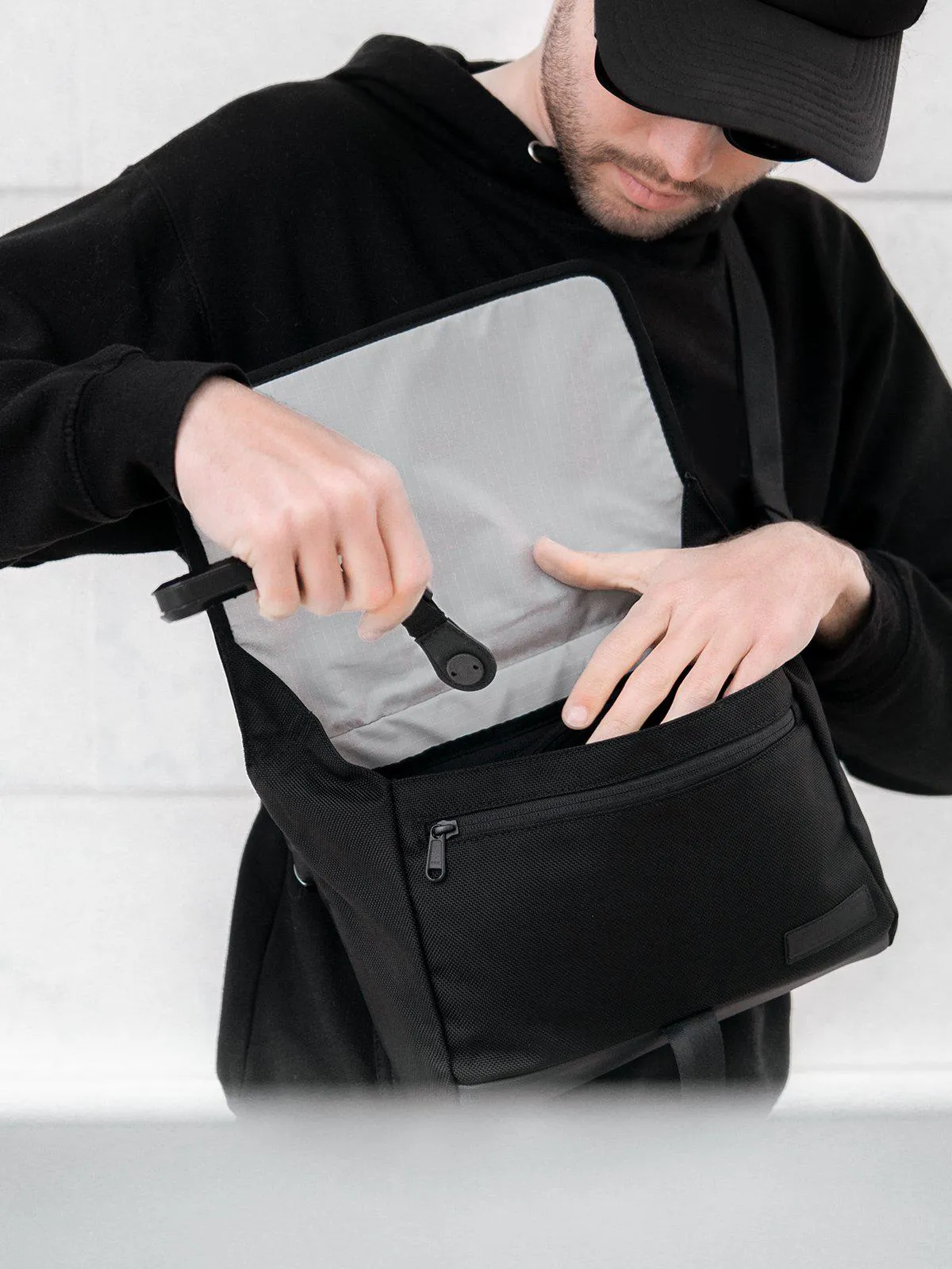 Modern Dayfarer DAYFARER Sling Black