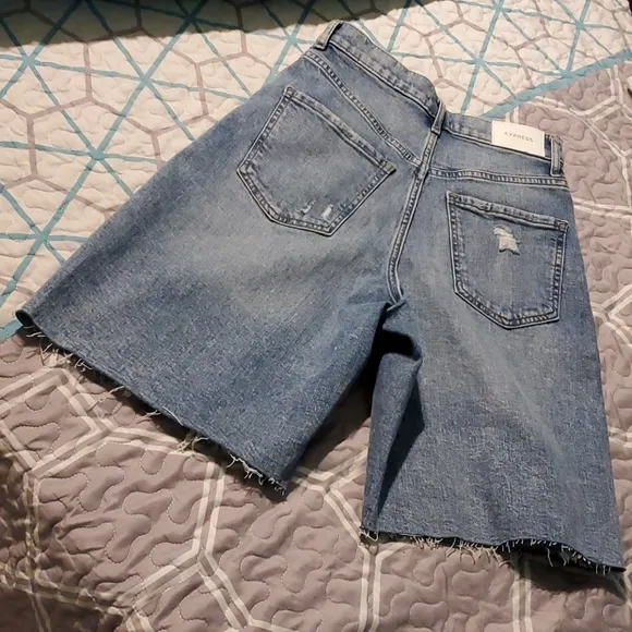 NWT super high rise Bermuda Express shorts