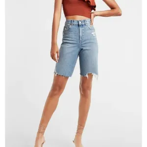 NWT super high rise Bermuda Express shorts