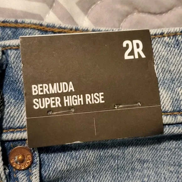 NWT super high rise Bermuda Express shorts