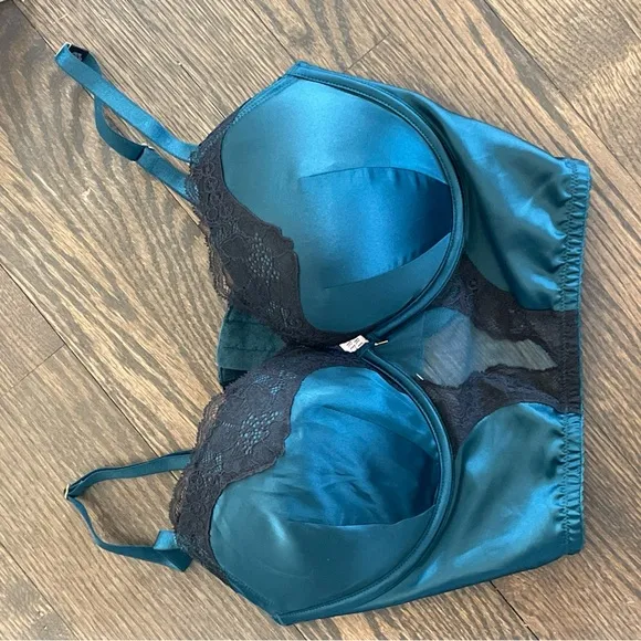 NWT VICTORIA SECRET real and Black Lace Women's 36d Bra