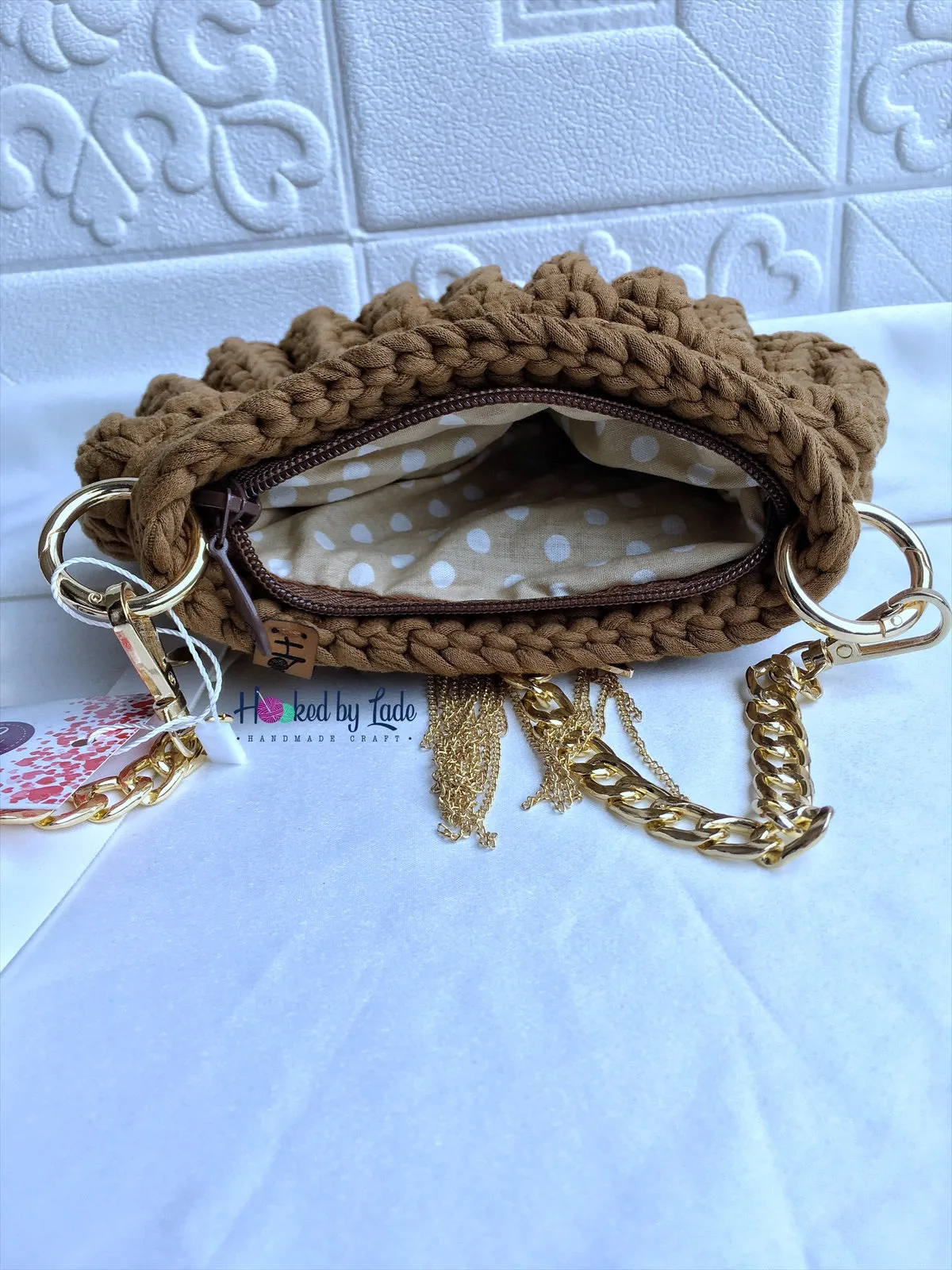'Omo-T' sling bag