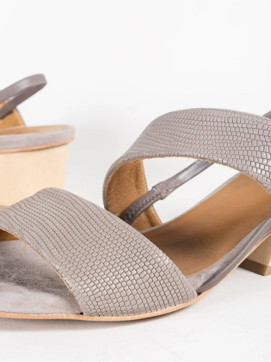 onshore sandal