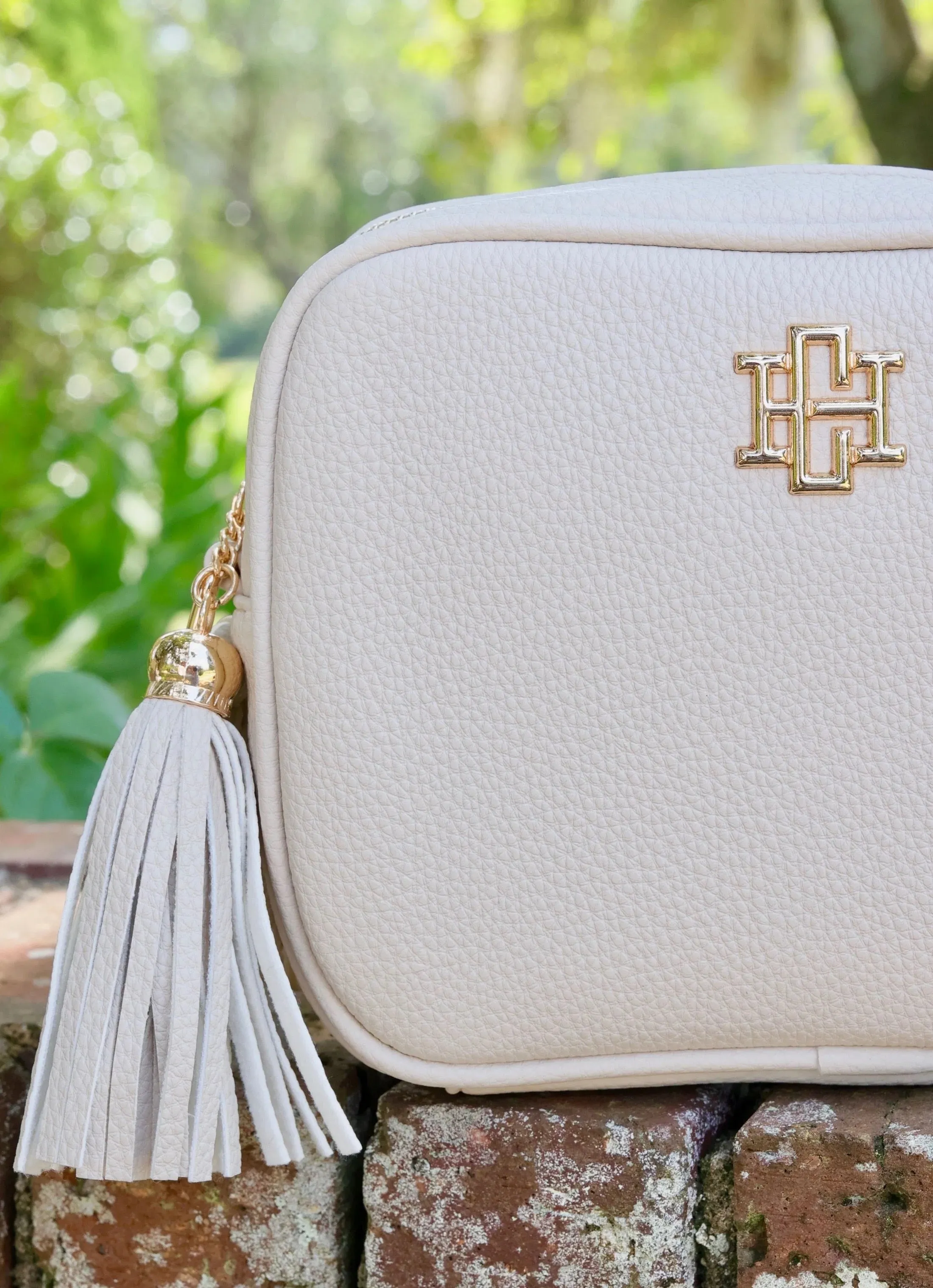 RYLIE CROSSBODY WITH TASSEL- CREAM