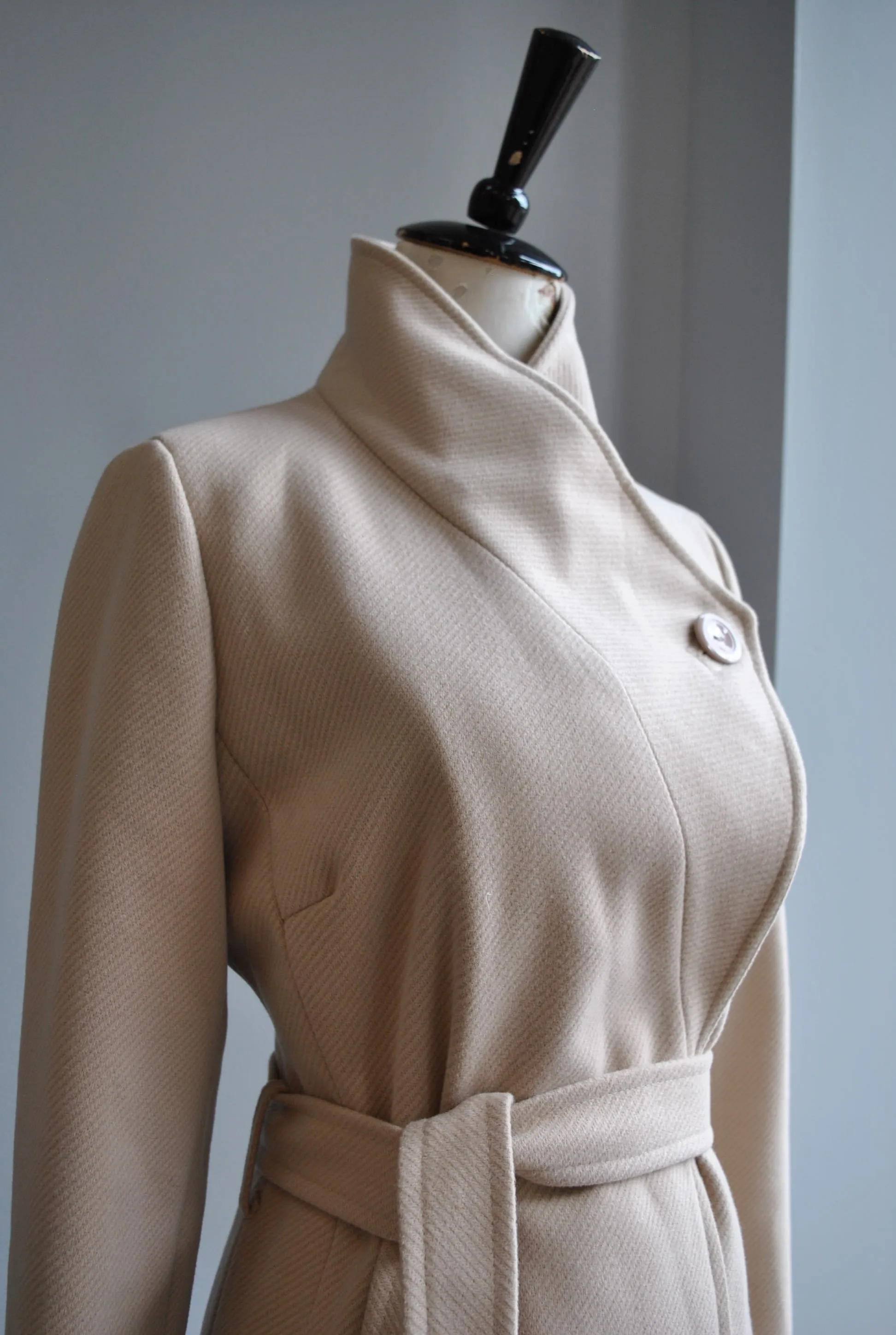 SAND COLOR FALL WRAP COAT