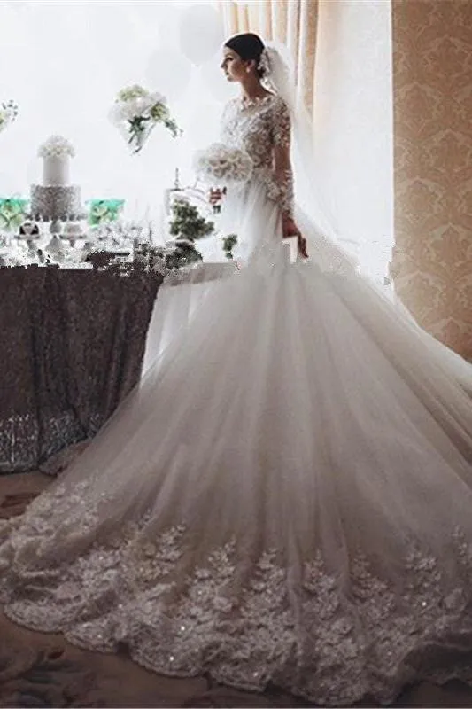Stunning Royal Wedding Dresses Vintage Long Appliques Sleeved Arabic Bridal Gowns