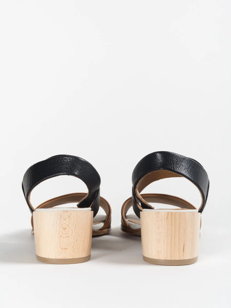 tares sandal