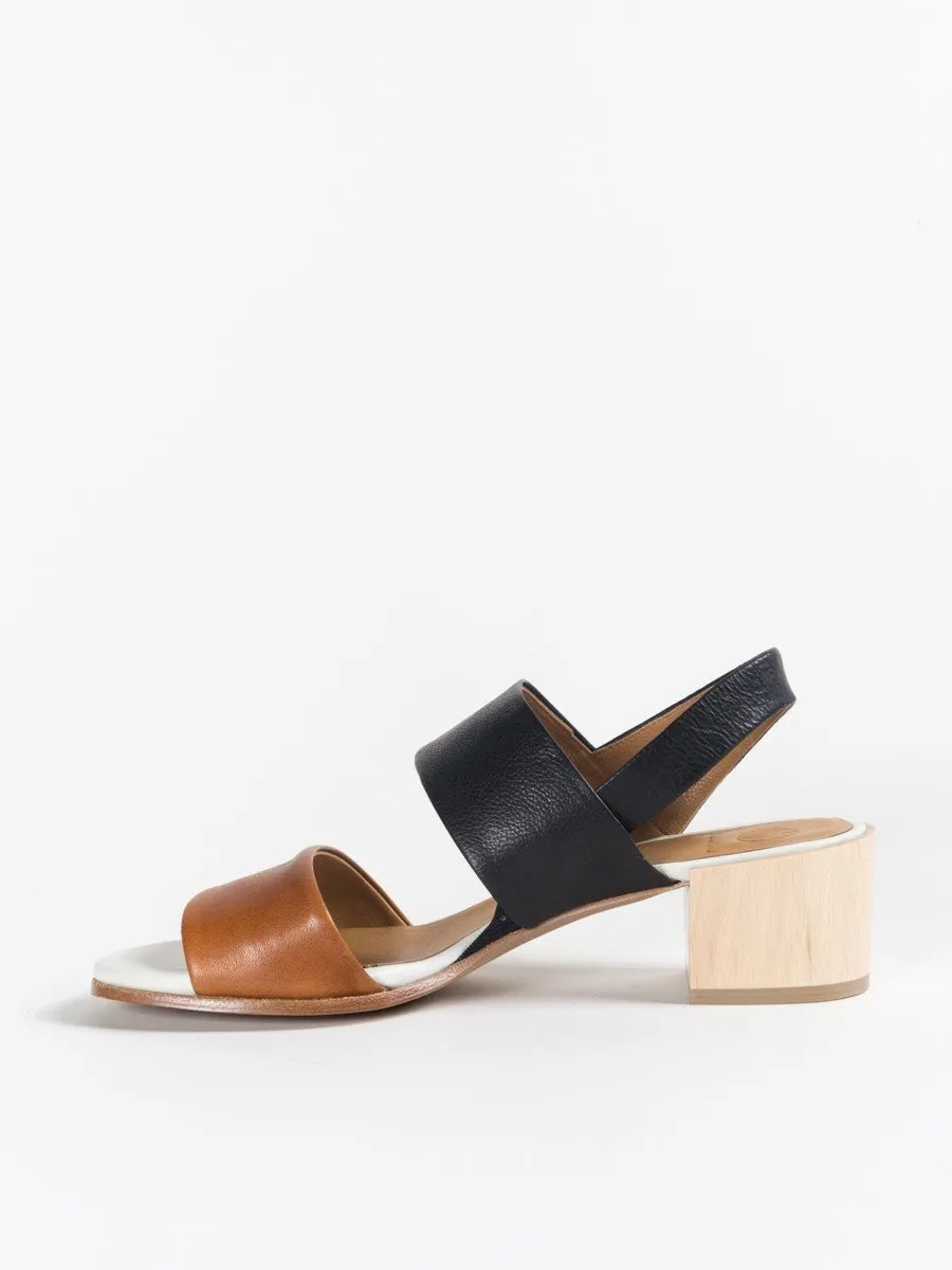 tares sandal