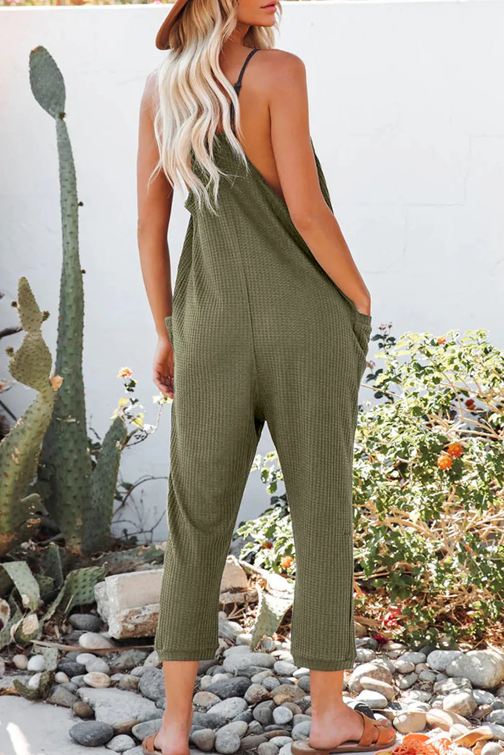 Textured Sleeveless V-Neck Pocketed Casual Jumpsuit