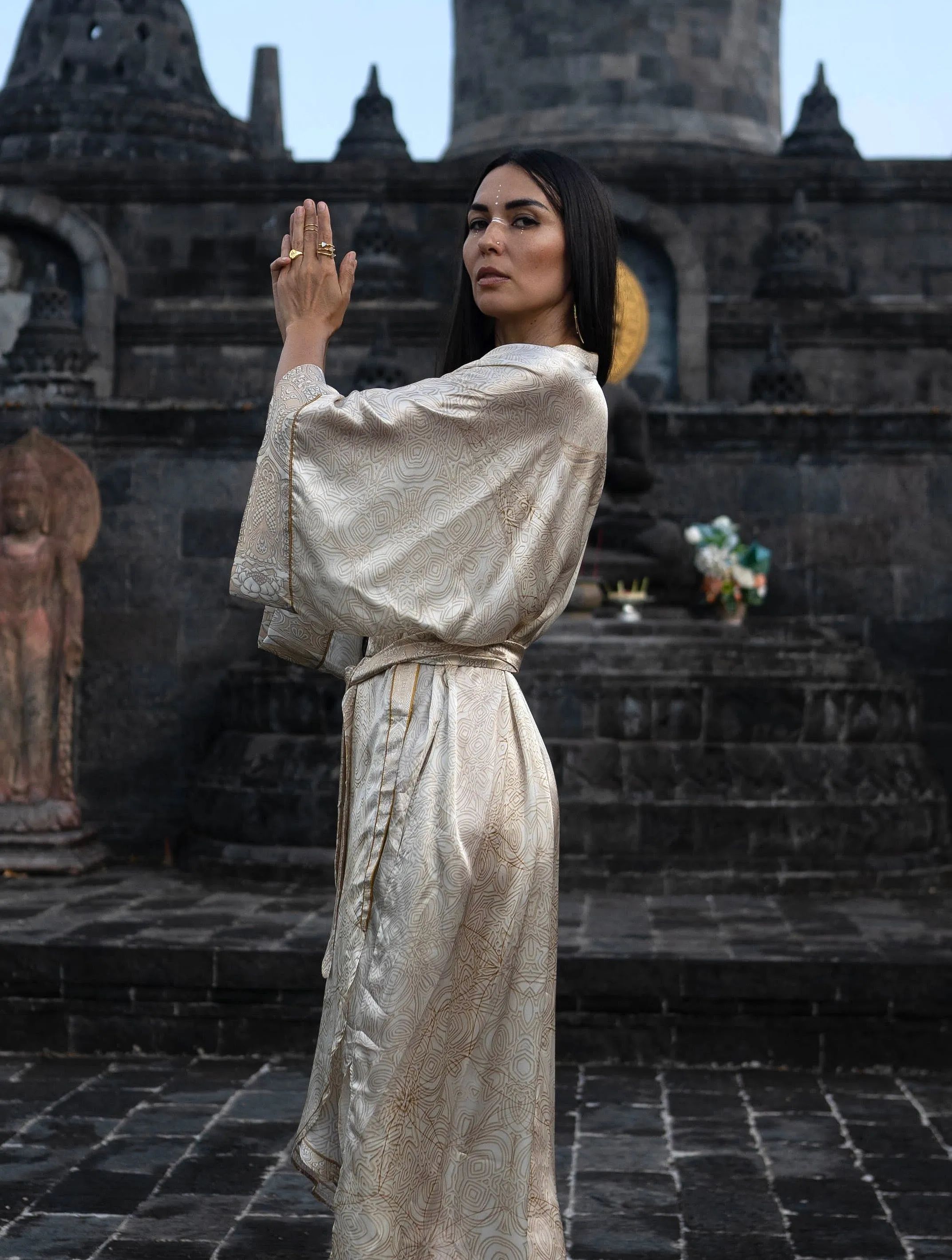 The Messenger Priestess Classic Kimono
