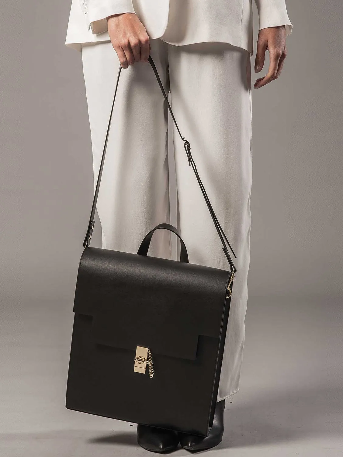 The WEEK/DAY Cactus Leather Vegan Tailored Tote | Black