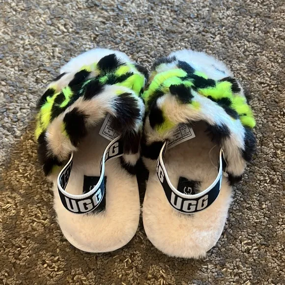 UGG Size 8 Kids Brand New! Sling backs!