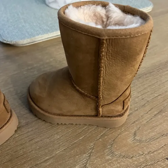 Ugg Toddler Classic