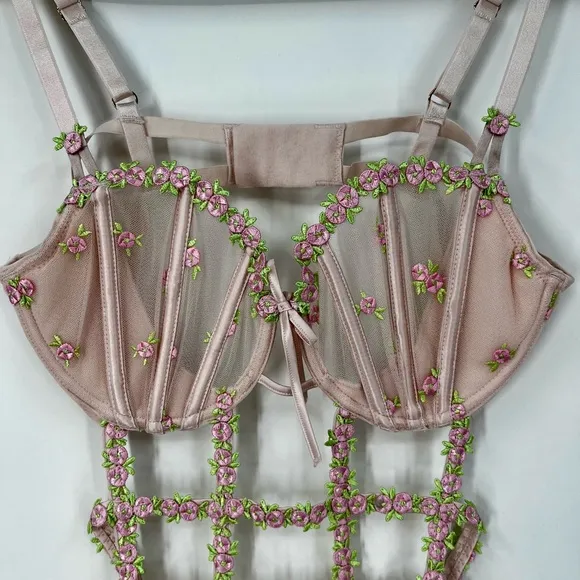 Victoria’s Secret Wicked unlined Rosebud Teddy