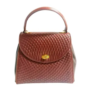Vintage BALLY wine brown quilted lambskin handbag with golden logo turn lock closure. 050425r1