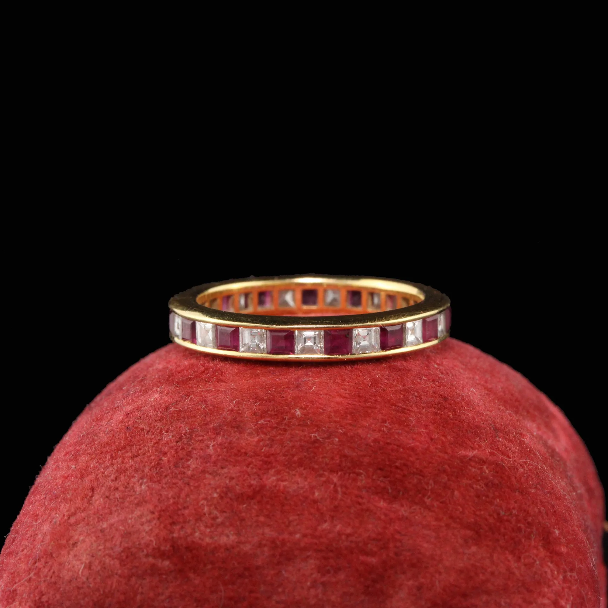 Vintage Estate 18K Yellow Gold Carre Cut Diamond and Ruby Wedding Band - Size 5.25