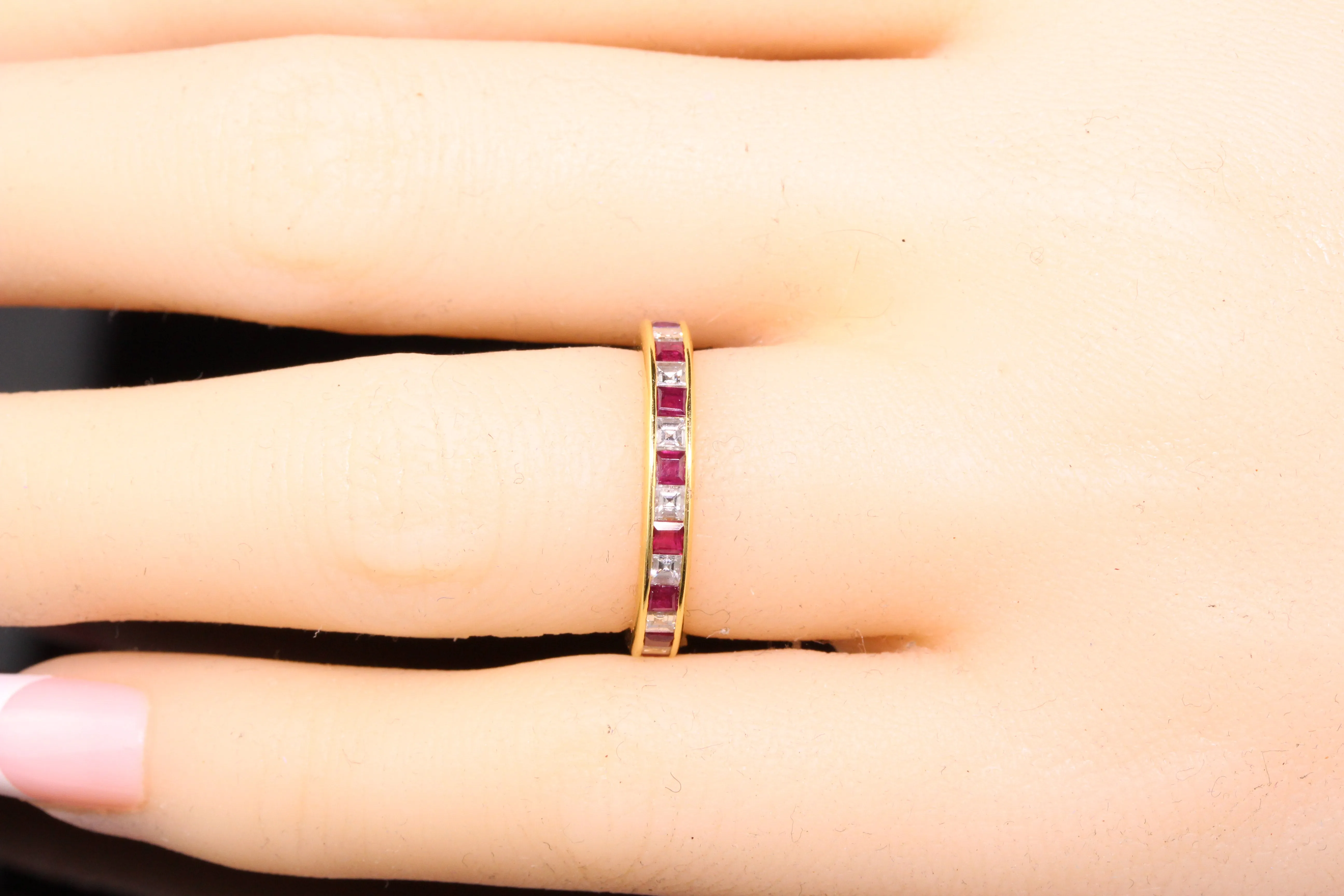 Vintage Estate 18K Yellow Gold Carre Cut Diamond and Ruby Wedding Band - Size 5.25