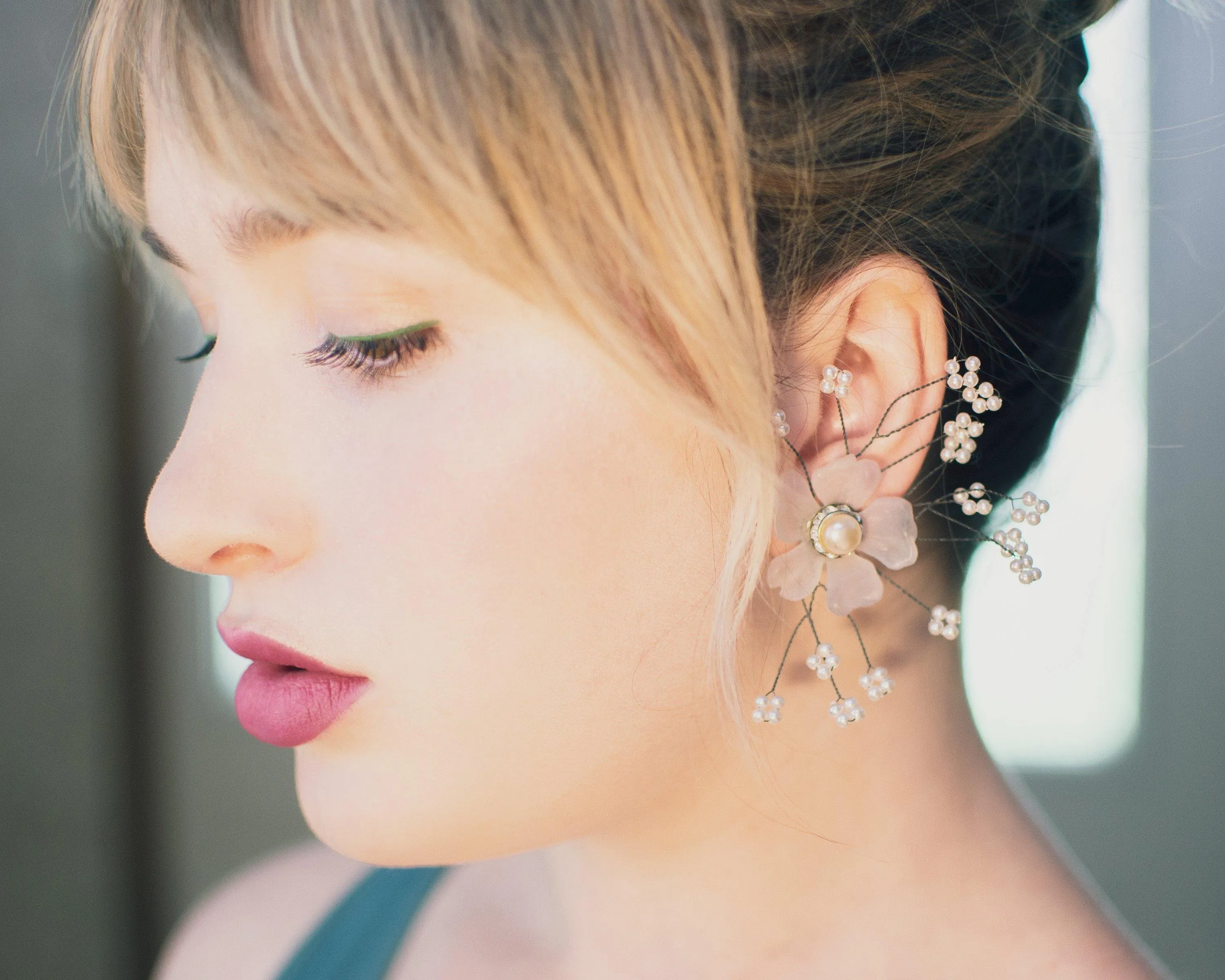 Vintage Frosted Lucite Flower Earrings